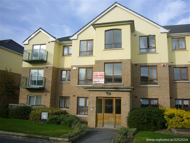 16 THE GREEN, LARCH HILL, Santry, Dublin 9 MOVEHOME ESTATE AGENTS